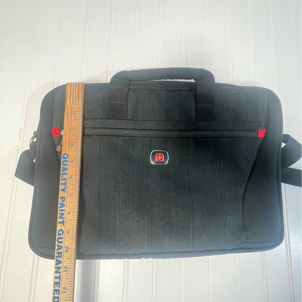 SwissGear Wenger Structure Laptop Case, Blue Heather/Black Polyester (28043090)
